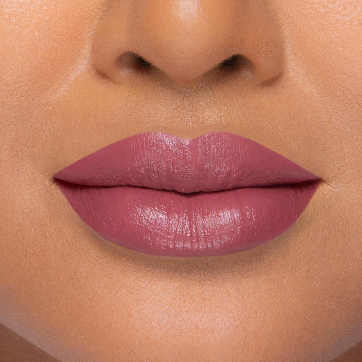 LADY BOLD LIPSTICK  (LABIAL CREMOSO)
